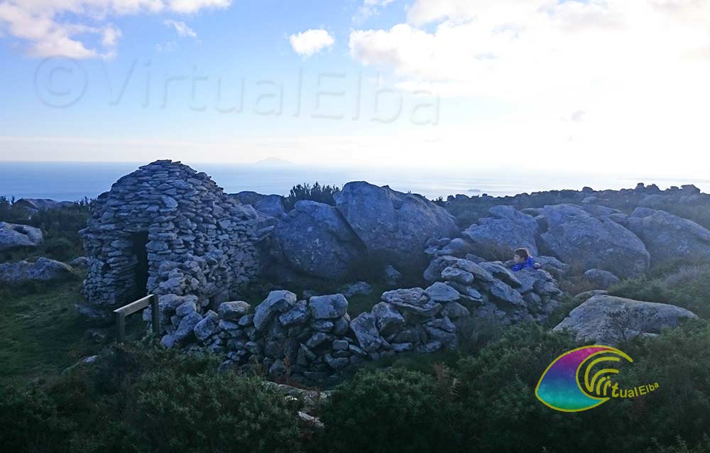 Caprile Collaccio Basso et Montagne Cristo en arrière-plan