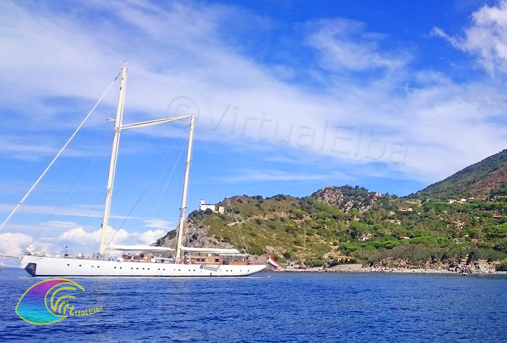 Veliero ed il Faro di Patresi