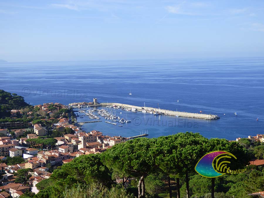 Der touristische Hafen von Marciana Marina