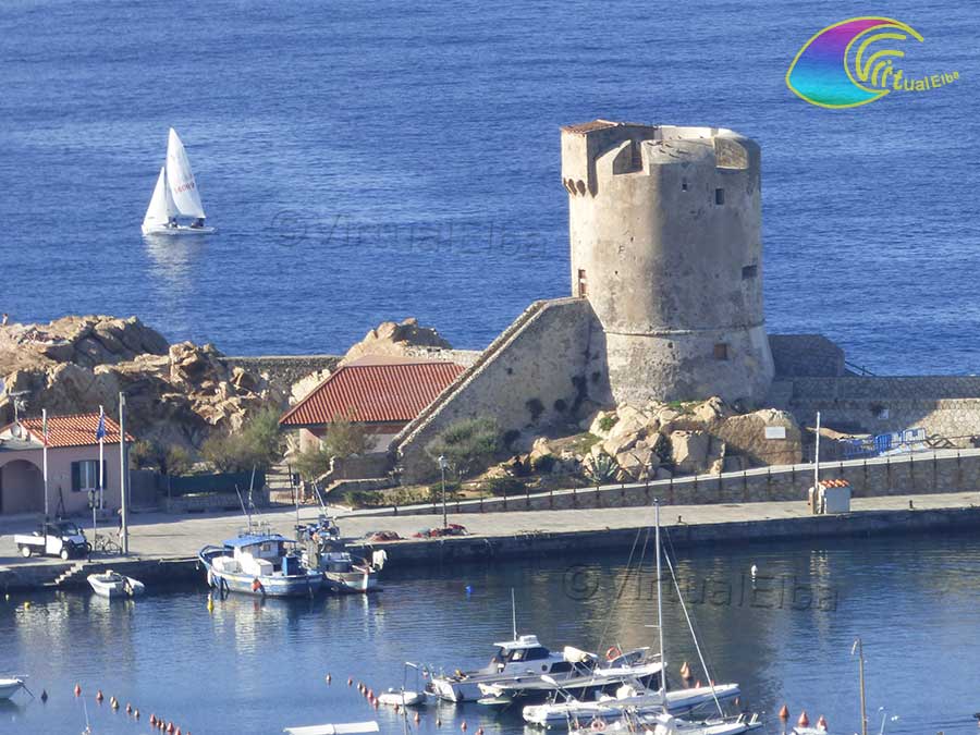 Der Marciana Marina Tower stammt aus dem 12. Jahrhundert