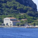 La plage d'Enfola et l'ancienne Tonnara abritent désormais l'Autorité du parc