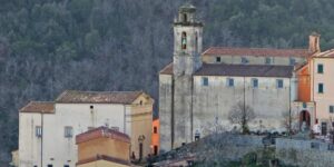 La chiesa di San Fabiano e Sebastiano, la chiesa di Santa Caterina e la Porta Medioevale di Lorena (Marciana Alta)