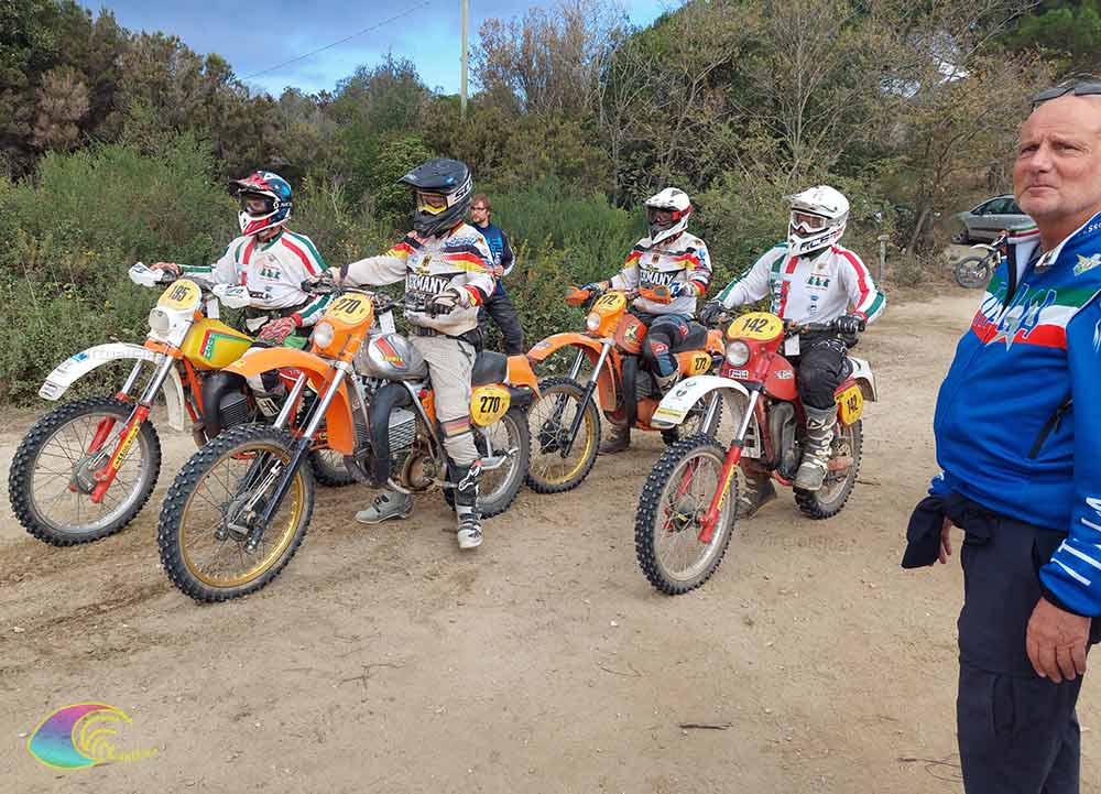 Centauri prêt à l'entrée du PS 'Salicastro'  195 Bernardi Cesare Moto Club Sorci Verdi Puch Frigerio 175 - 270 Ruger Manuel Moto Team Germany Kramer 400 - 272 Althaus Jurgen Moto Team Germany Kramer 410 - 142 Signorelli Angelo Moto Club Sorci Verdi Fantic Motor 75