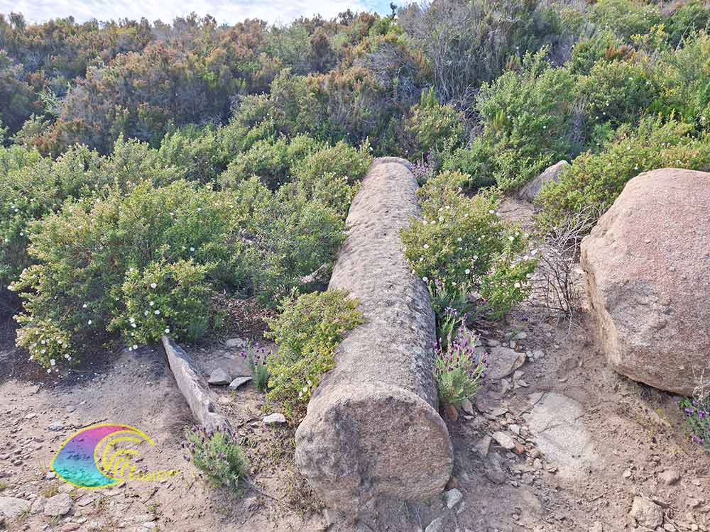 Colonne de granit - Ancienne carrière Grottarelle